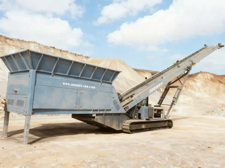 tracked hopper feeder.webp